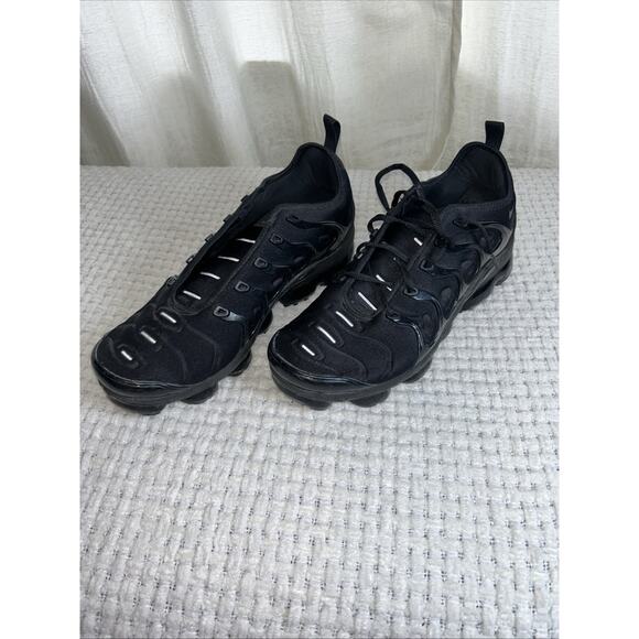 slightly used 11.5 Nike Air Vapormax Plus Missing A Shoe String - Picture 1 of 11